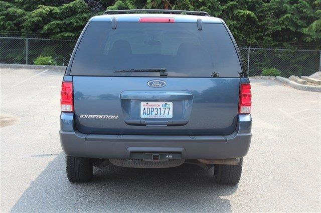 2004 Ford Expedition ESi