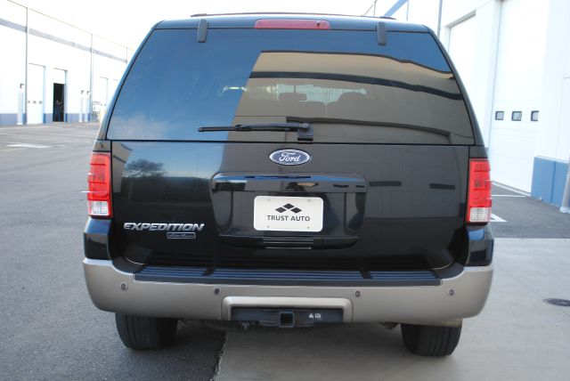 2004 Ford Expedition MOON BOSE Quads