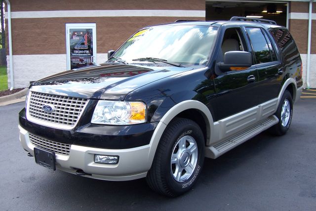 2005 Ford Expedition E320 - Extra Sharp