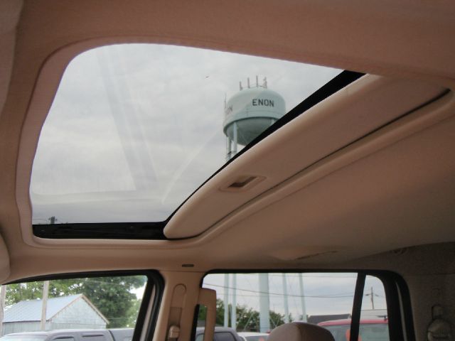 2005 Ford Expedition E320 - Extra Sharp