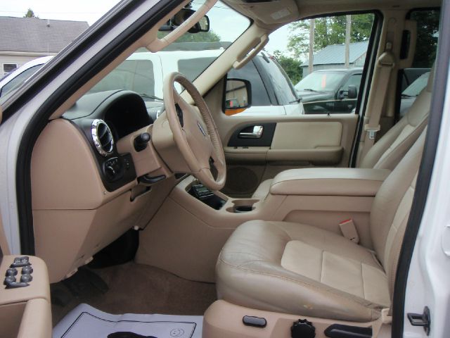 2005 Ford Expedition E320 - Extra Sharp