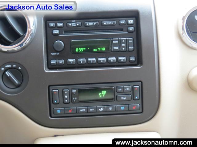 2005 Ford Expedition SLT 25