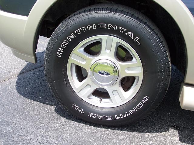 2005 Ford Expedition EX-L 4WD AT