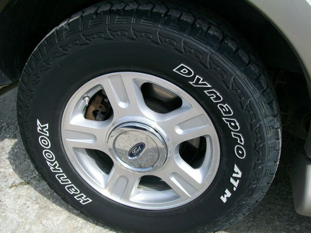 2005 Ford Expedition E320 - Extra Sharp