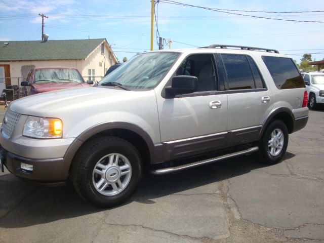 2005 Ford Expedition 4dr Sdn 2.4L FWD