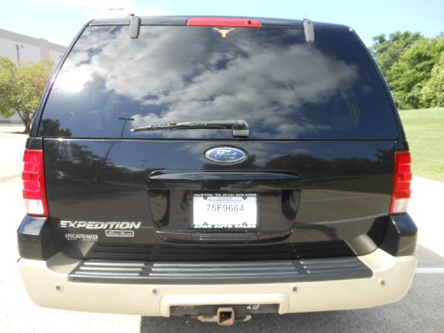 2005 Ford Expedition E320 - Extra Sharp
