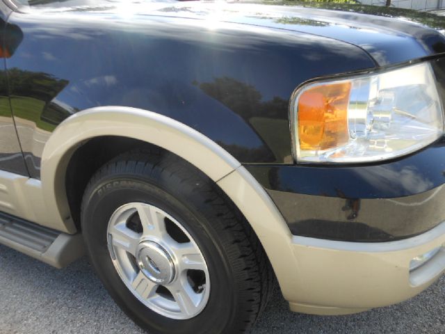 2005 Ford Expedition E320 - Extra Sharp