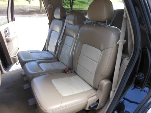 2005 Ford Expedition E320 - Extra Sharp