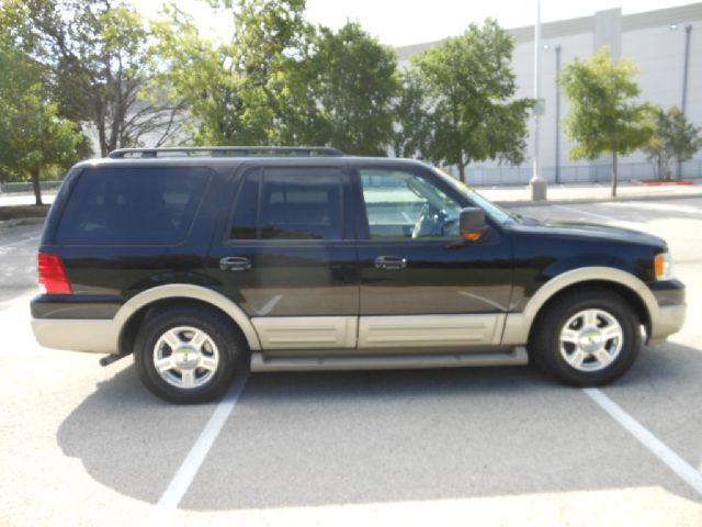 2005 Ford Expedition E320 - Extra Sharp