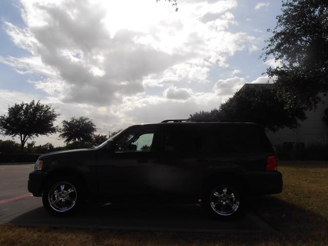 2005 Ford Expedition ESi