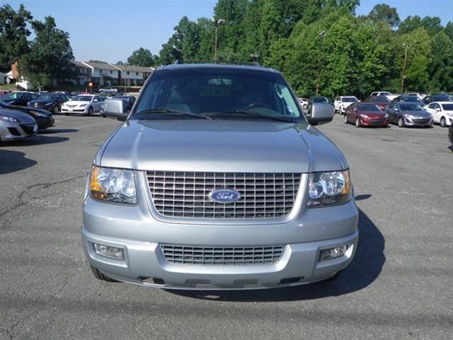 2006 Ford Expedition SLT 25