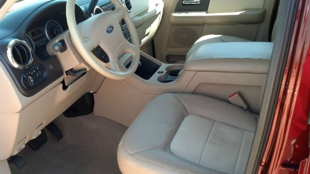2006 Ford Expedition E320 - Extra Sharp