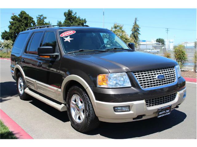 2006 Ford Expedition E320 - Extra Sharp