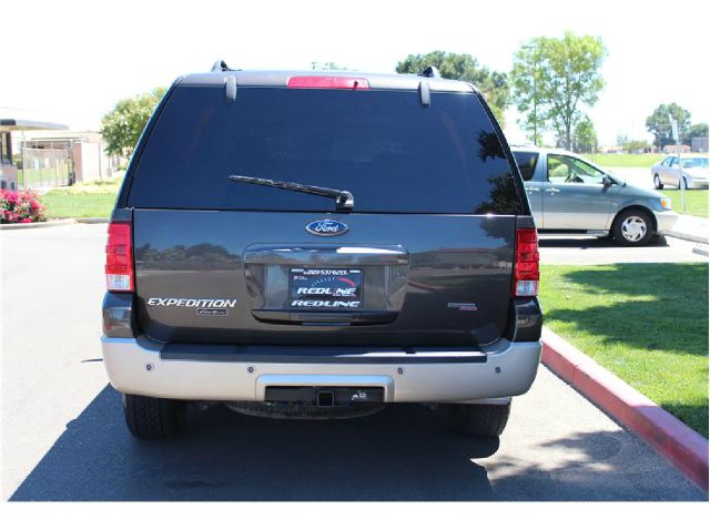 2006 Ford Expedition E320 - Extra Sharp