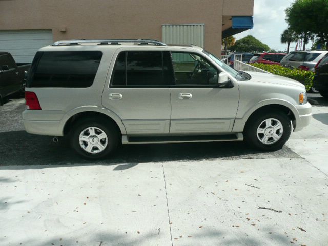 2006 Ford Expedition LS Flex Fuel 4x4 This Is One Of Our Best Bargains
