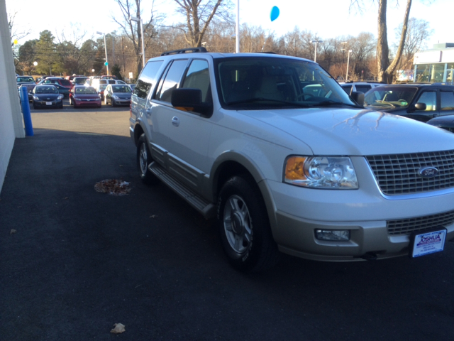 2006 Ford Expedition E320 - Extra Sharp