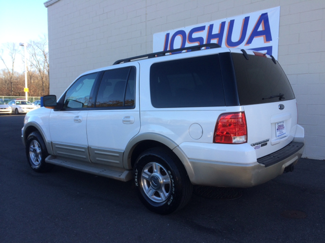 2006 Ford Expedition E320 - Extra Sharp