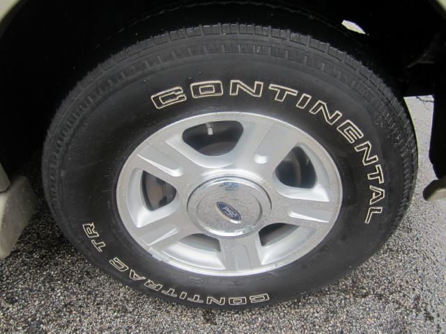 2006 Ford Expedition E320 - Extra Sharp