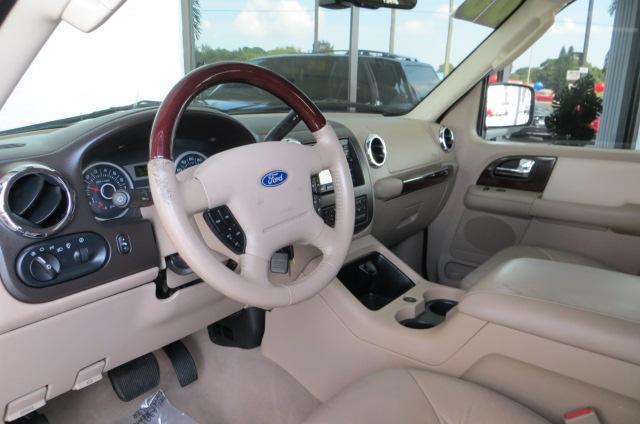 2006 Ford Expedition SLT 25