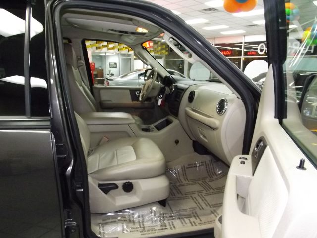 2006 Ford Expedition E320 - Extra Sharp
