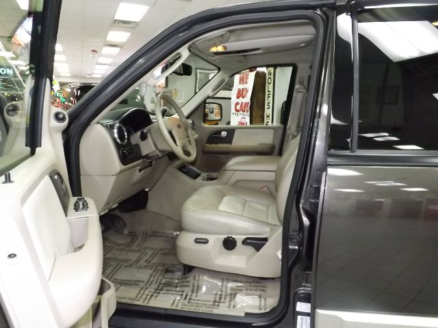 2006 Ford Expedition E320 - Extra Sharp