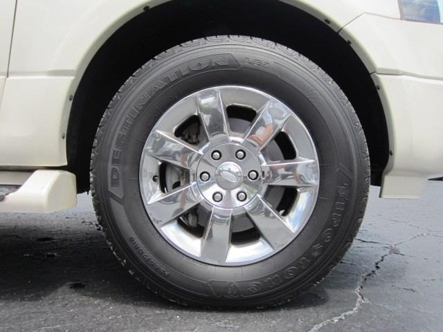 2007 Ford Expedition SLT 25