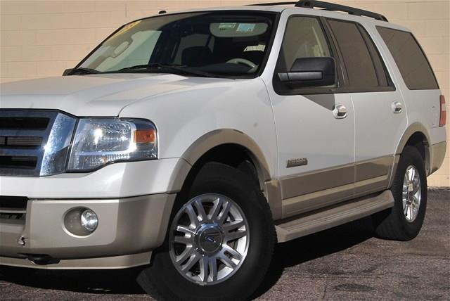 2008 Ford Expedition Premier 2WD 4-cyl Auto