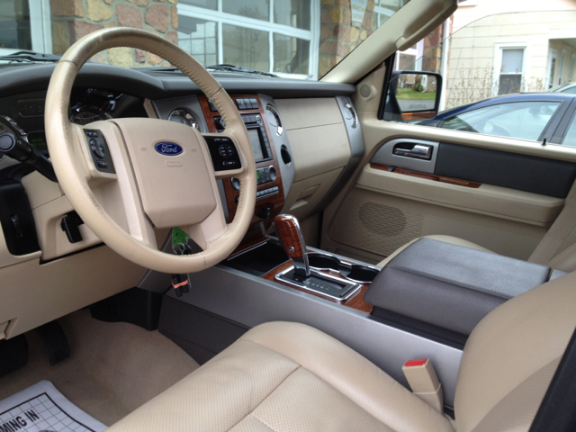 2008 Ford Expedition E320 - Extra Sharp