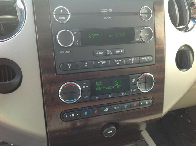 2010 Ford Expedition Touring Signature Sedan 4D