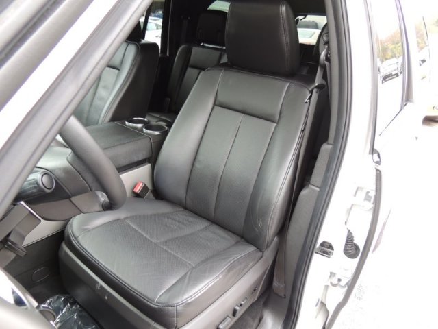 2011 Ford Expedition EL SLT 25