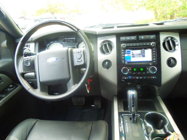 2014 Ford Expedition EL SLT 25