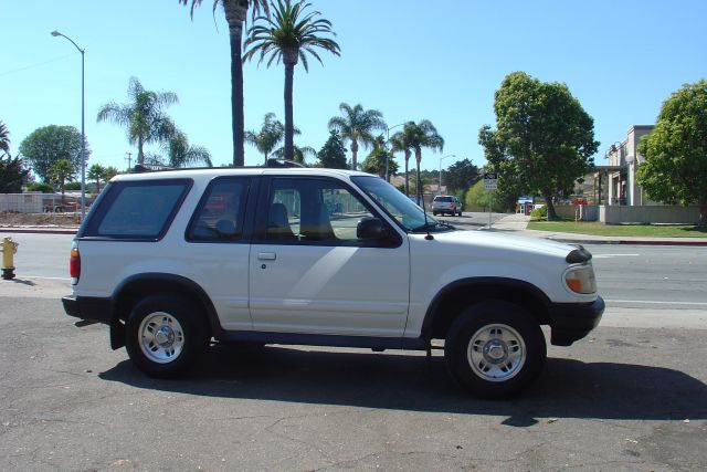 1995 Ford Explorer Extended Cab V8 LT W/1lt