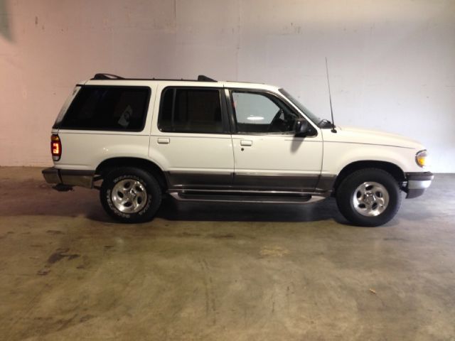 1996 Ford Explorer S2