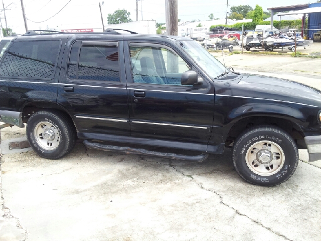1997 Ford Explorer EX Sport Utility