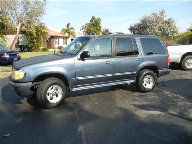 1998 Ford Explorer ESi
