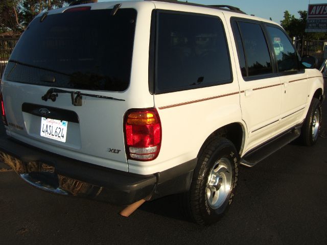 1998 Ford Explorer ESi