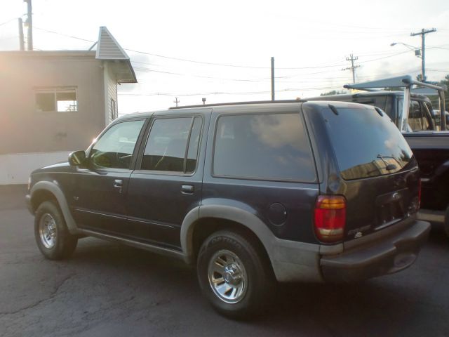 1999 Ford Explorer SL 4x4 Regular Cab