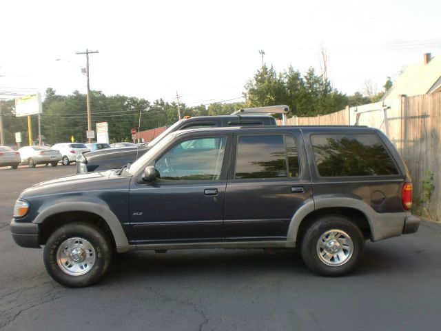 1999 Ford Explorer SL 4x4 Regular Cab