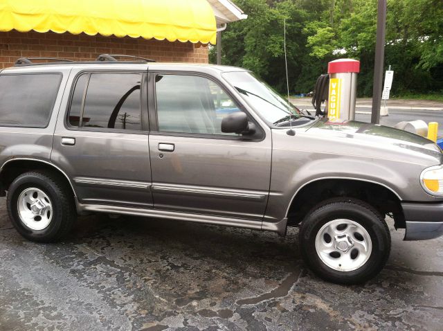 1999 Ford Explorer SL 4x4 Regular Cab