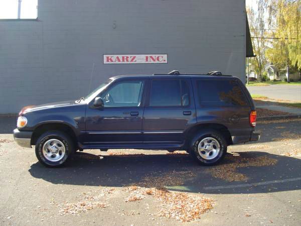 1999 Ford Explorer CE FWD 7-passen