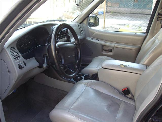 1999 Ford Explorer ESi