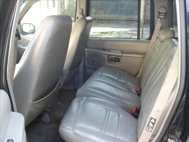 1999 Ford Explorer ESi