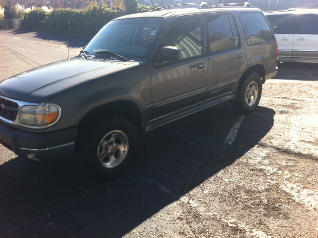 1999 Ford Explorer SL 4x4 Regular Cab