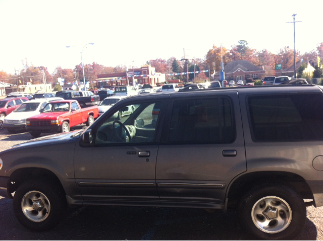 1999 Ford Explorer SL 4x4 Regular Cab