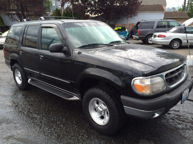 1999 Ford Explorer E320 - Extra Sharp