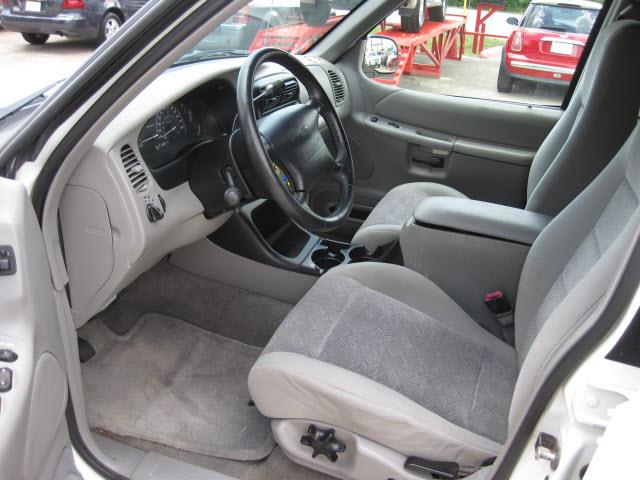 1999 Ford Explorer ESi