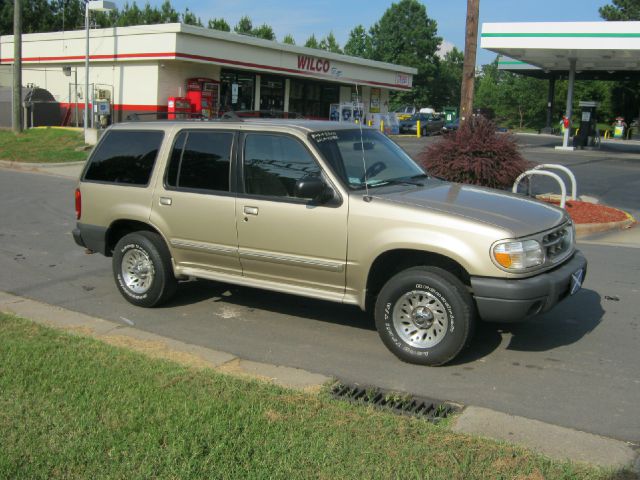 1999 Ford Explorer SL 4x4 Regular Cab