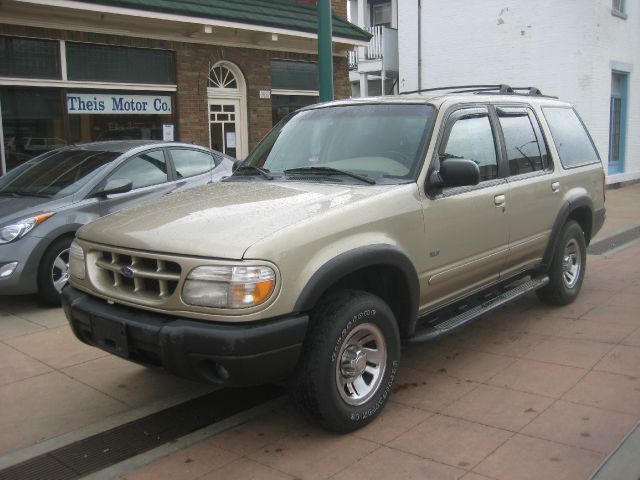 1999 Ford Explorer XLS