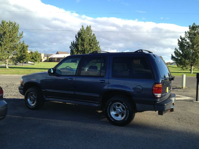 1999 Ford Explorer SL 4x4 Regular Cab
