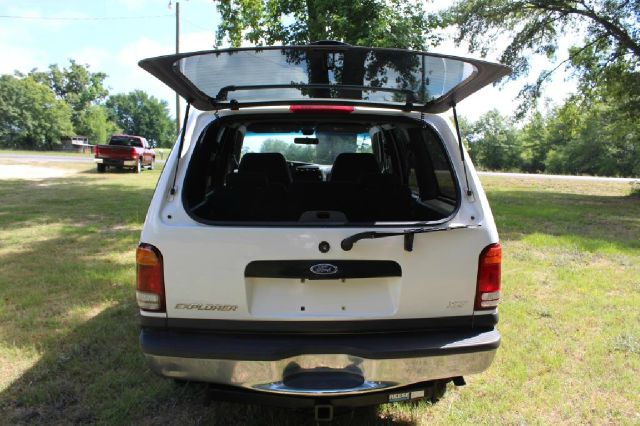 2000 Ford Explorer SL 4x4 Regular Cab